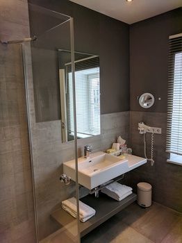 Viii Hotel 4*